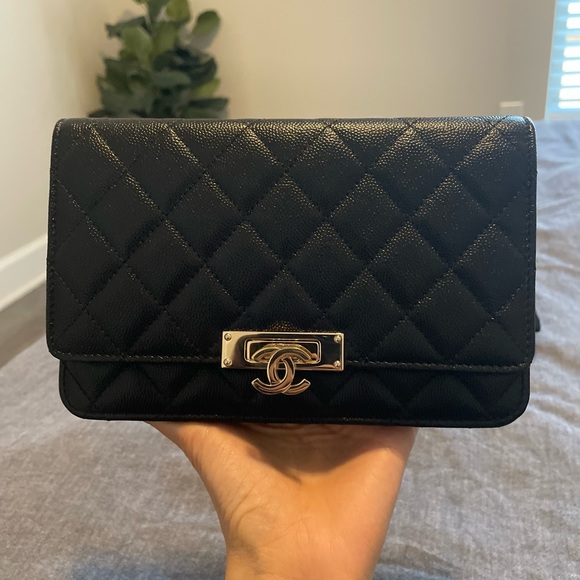 CHANEL
Caviar Quilted Golden Class Wallet On Chain WOC Black - Picture 2 of 16